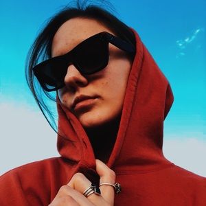 Meet your Posher, Carly